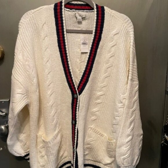 Retro Oversized Cable Knit Button-Up Cardigan - Picture 3 of 16